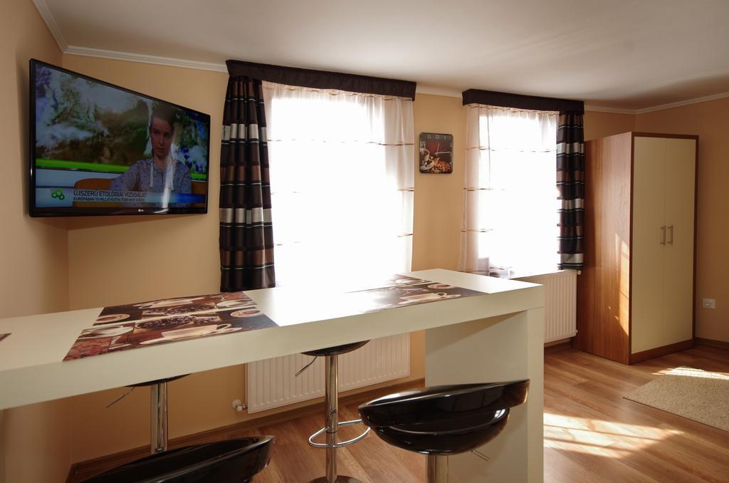 Gyulai Brill Apartman Екстер'єр фото